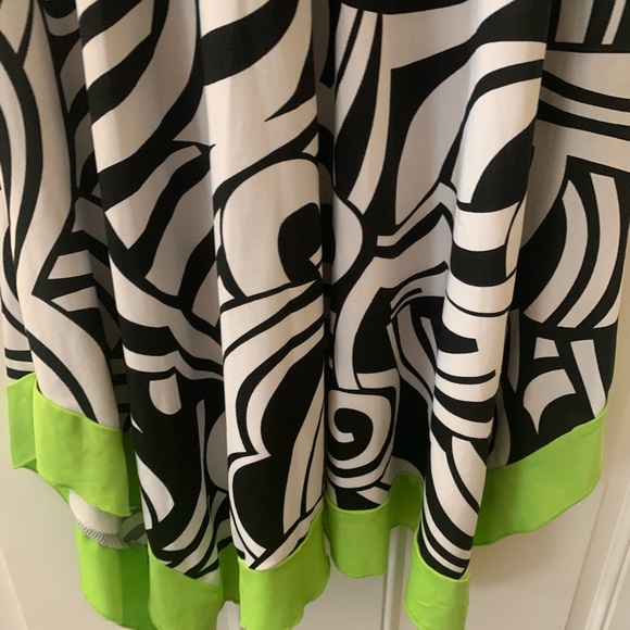 Blue heart dress multiple colors, black green and white. - Picture 4 of 7